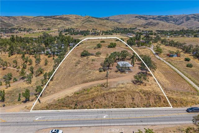 8709 Sierra Highway, Agua Dulce, CA 91390