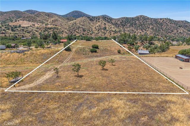 8709 Sierra Highway, Agua Dulce, CA 91390