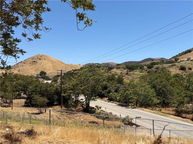 8709 Sierra Highway, Agua Dulce, CA 91390