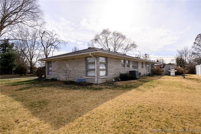 511 Windemere Road, Clarksville, IN 47129