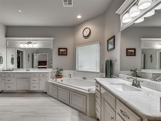4701 Valley Park, Edmond, OK 73025