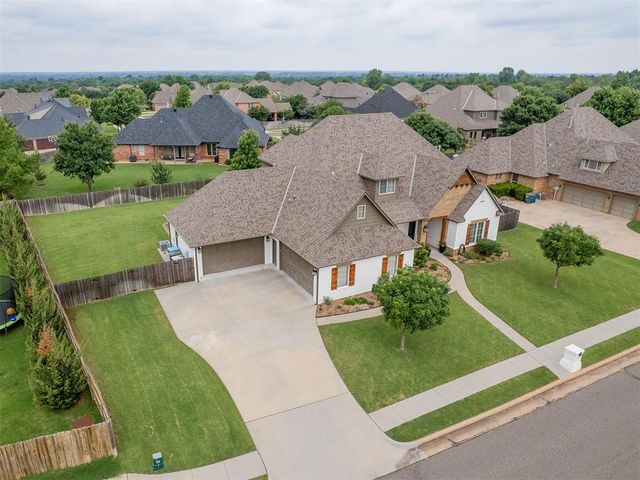 4701 Valley Park, Edmond, OK 73025