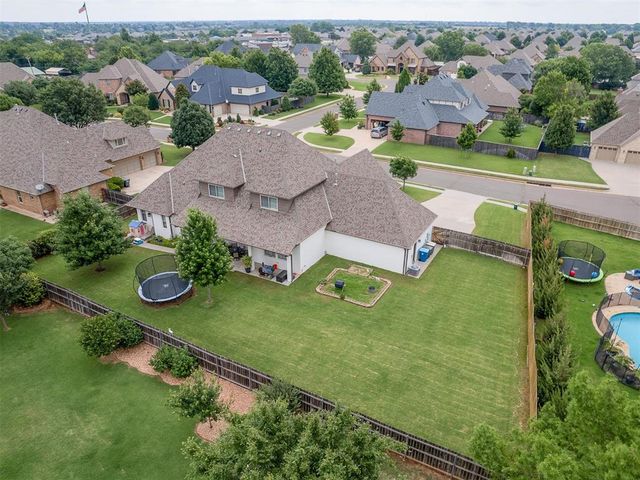 4701 Valley Park, Edmond, OK 73025
