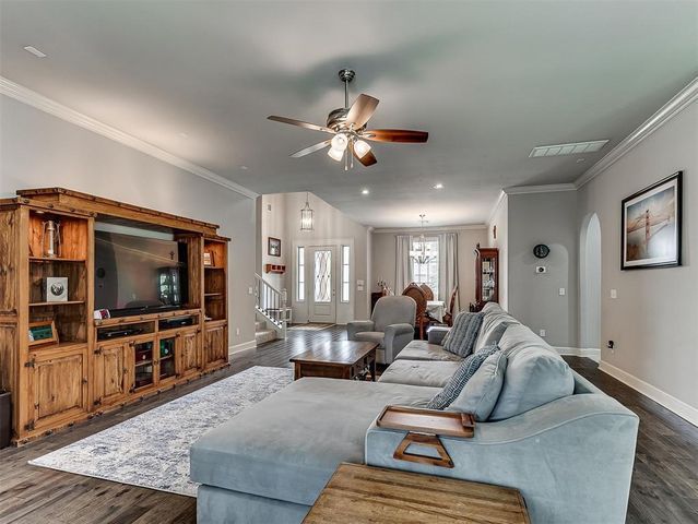 4701 Valley Park, Edmond, OK 73025
