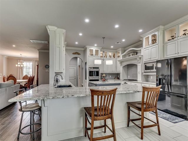 4701 Valley Park, Edmond, OK 73025