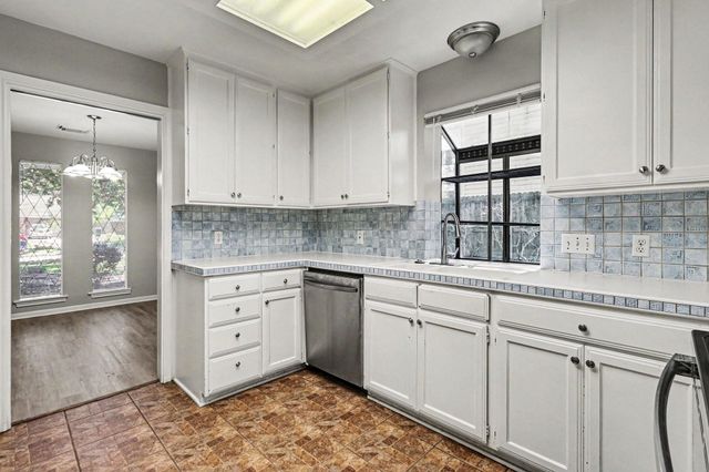 5918 Pine Arbor Drive, Houston, TX 77066