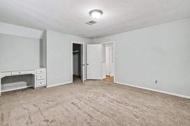 5918 Pine Arbor Drive, Houston, TX 77066