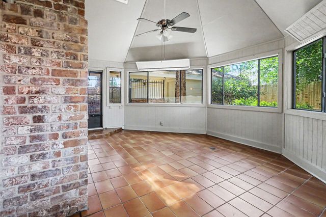 5918 Pine Arbor Drive, Houston, TX 77066