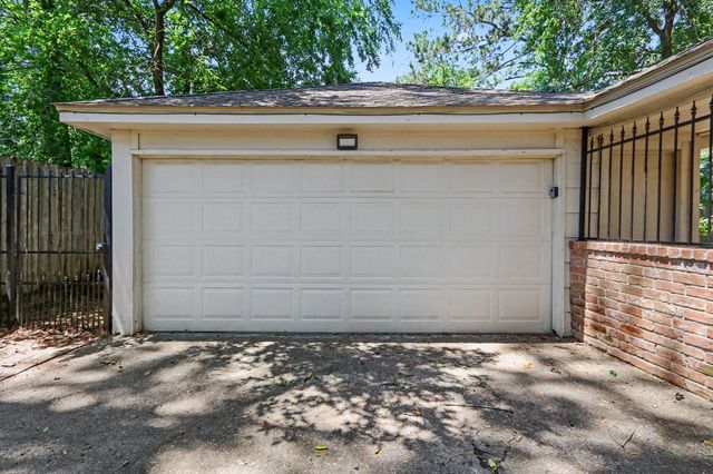 5918 Pine Arbor Drive, Houston, TX 77066