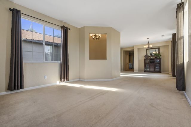 2106 Albarino Court, Tulare, CA 93274