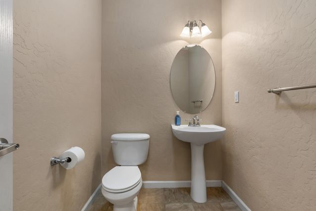 2106 Albarino Court, Tulare, CA 93274