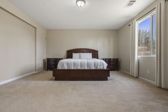 2106 Albarino Court, Tulare, CA 93274