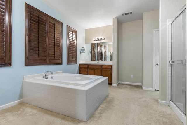 2106 Albarino Court, Tulare, CA 93274