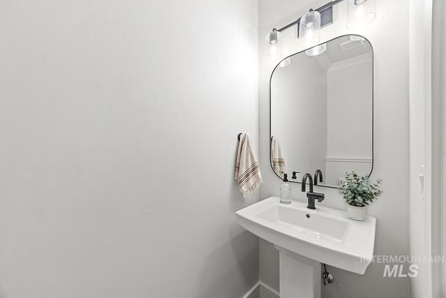 3490 S Cedarhurst Dr., Meridian, ID 83642