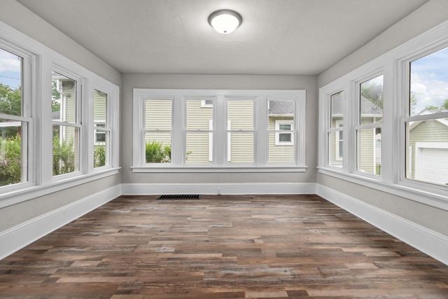 755 OAK STREET, Oshkosh, WI 54901