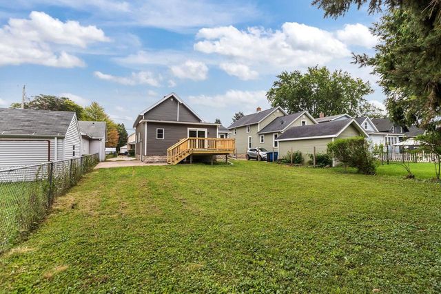 755 OAK STREET, Oshkosh, WI 54901