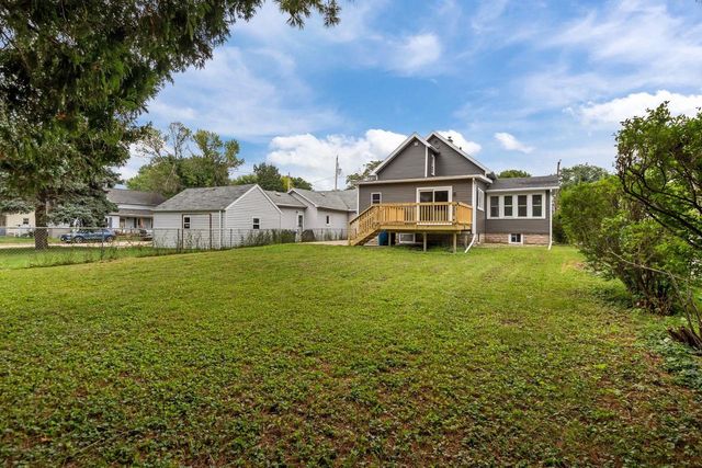 755 OAK STREET, Oshkosh, WI 54901