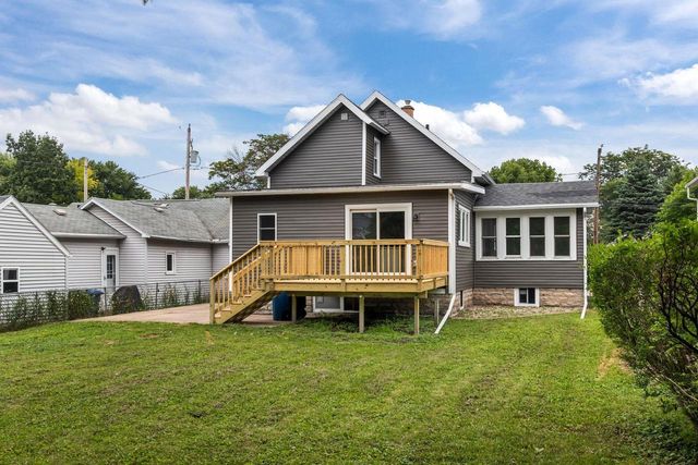 755 OAK STREET, Oshkosh, WI 54901