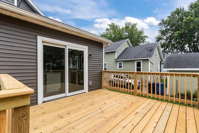 755 OAK STREET, Oshkosh, WI 54901