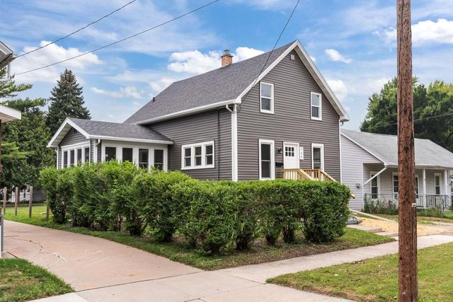 755 OAK STREET, Oshkosh, WI 54901