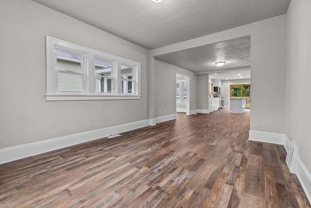 755 OAK STREET, Oshkosh, WI 54901