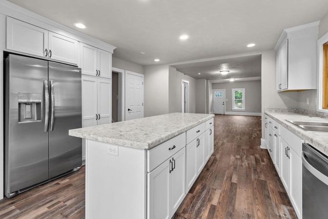 755 OAK STREET, Oshkosh, WI 54901