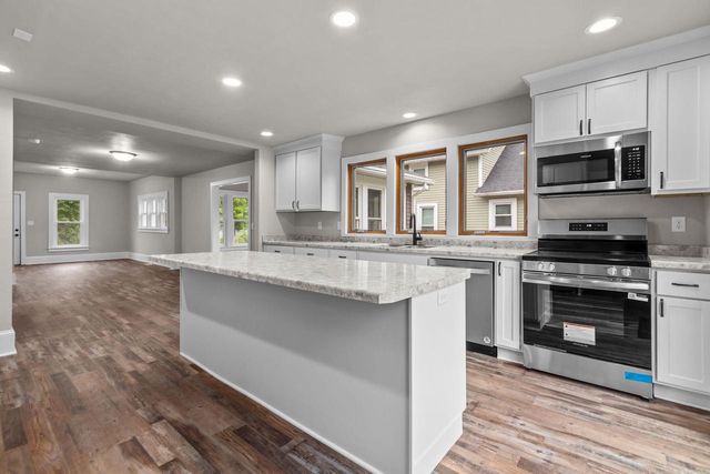 755 OAK STREET, Oshkosh, WI 54901