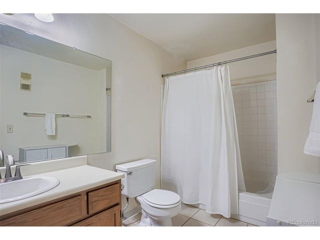 431 Wright St 202, Lakewood, CO 80228