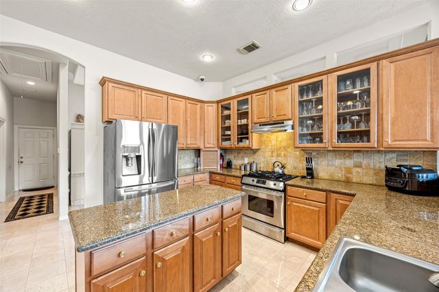 1112 Breckonridge Circle, Pearland, TX 77581