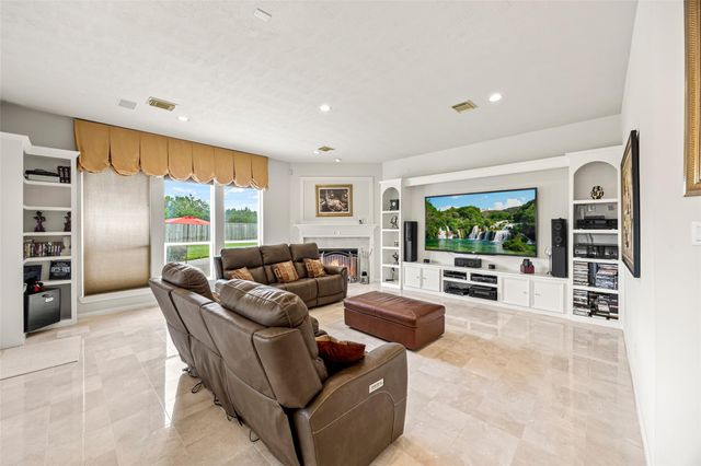 1112 Breckonridge Circle, Pearland, TX 77581