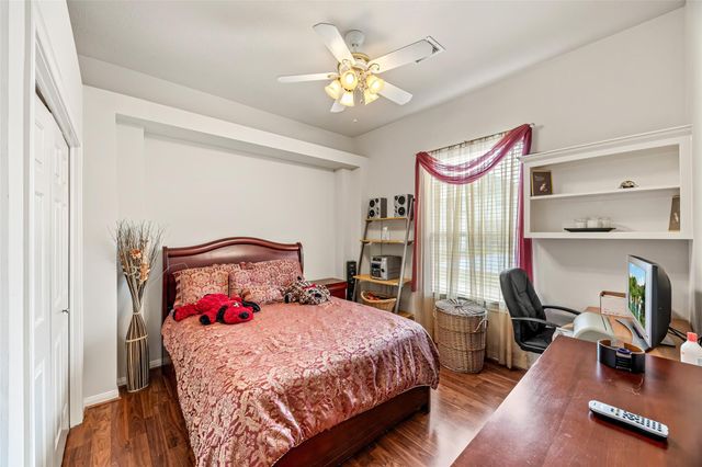 1112 Breckonridge Circle, Pearland, TX 77581