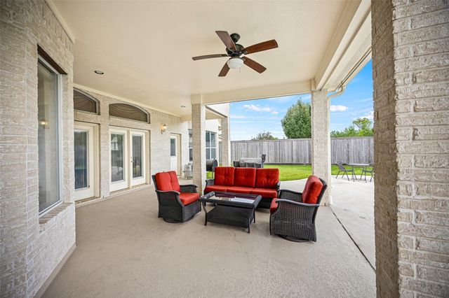1112 Breckonridge Circle, Pearland, TX 77581