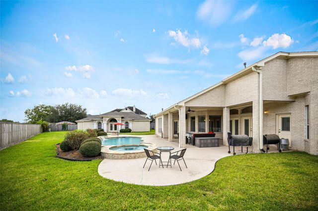 1112 Breckonridge Circle, Pearland, TX 77581