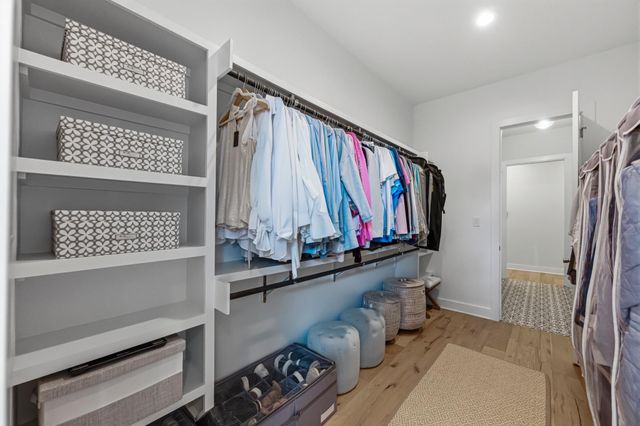 501 Alva DR, Briarcliff, TX 78669