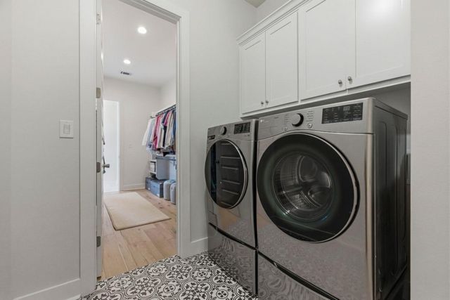 501 Alva DR, Briarcliff, TX 78669