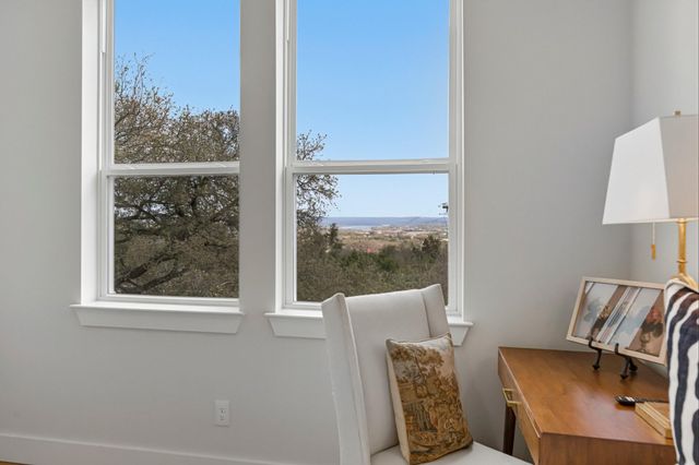 501 Alva DR, Briarcliff, TX 78669