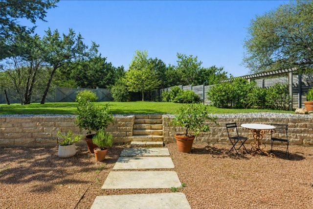 501 Alva DR, Briarcliff, TX 78669