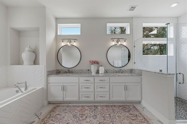 501 Alva DR, Briarcliff, TX 78669