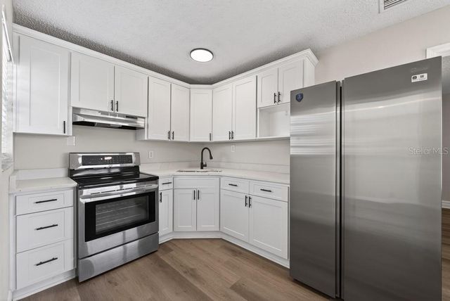 2540 W KNOLLWOOD STREET, Tampa, FL 33614