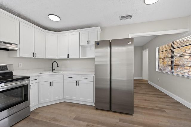 2540 W KNOLLWOOD STREET, Tampa, FL 33614