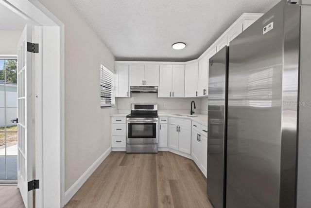 2540 W KNOLLWOOD STREET, Tampa, FL 33614