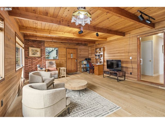 2965 OLIVE St, Eugene, OR 97405