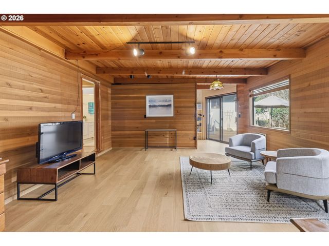 2965 OLIVE St, Eugene, OR 97405