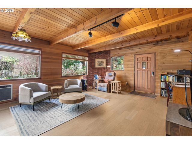 2965 OLIVE St, Eugene, OR 97405