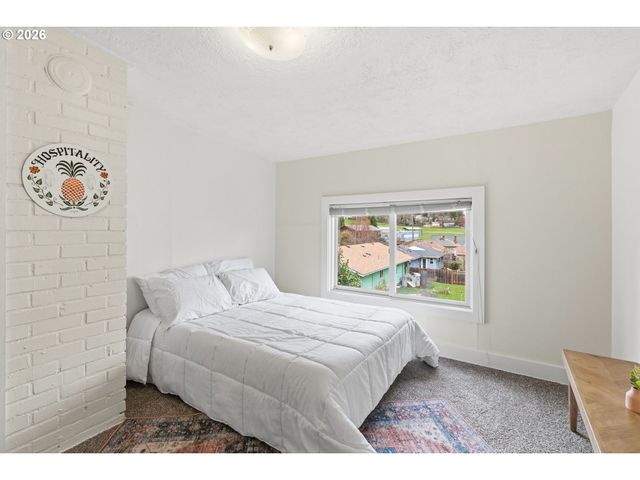 2965 OLIVE St, Eugene, OR 97405