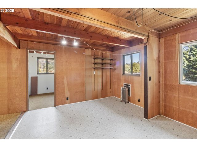 2965 OLIVE St, Eugene, OR 97405