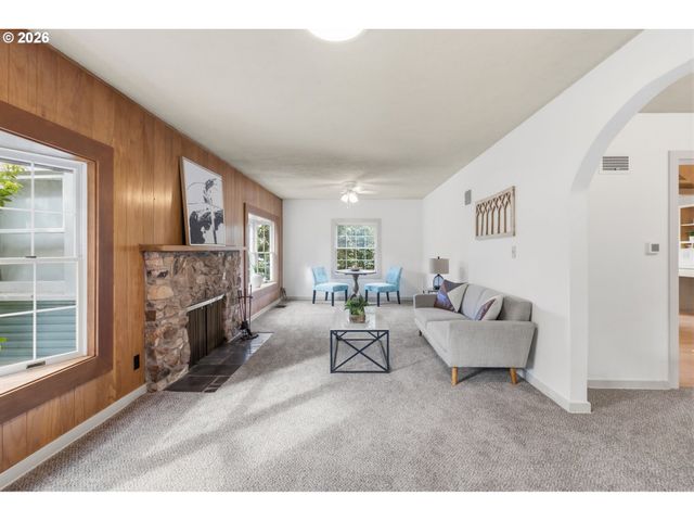 2965 OLIVE St, Eugene, OR 97405