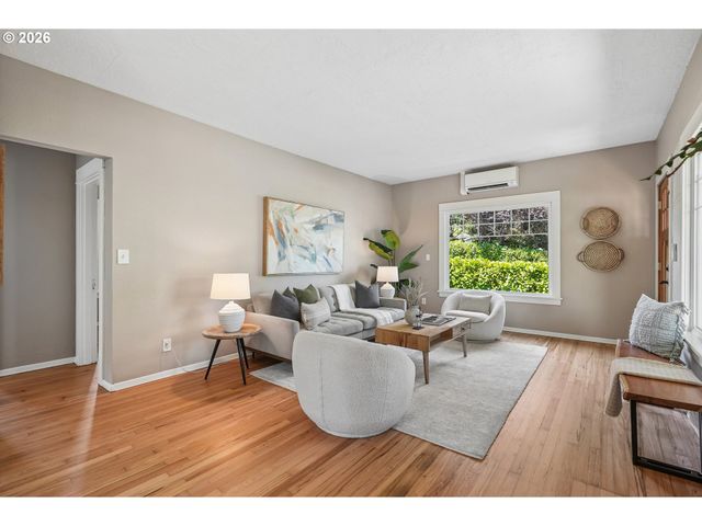 6804 Ne Davis St, Portland, OR 97213