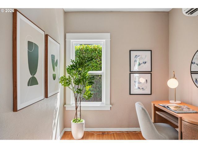 6804 Ne Davis St, Portland, OR 97213
