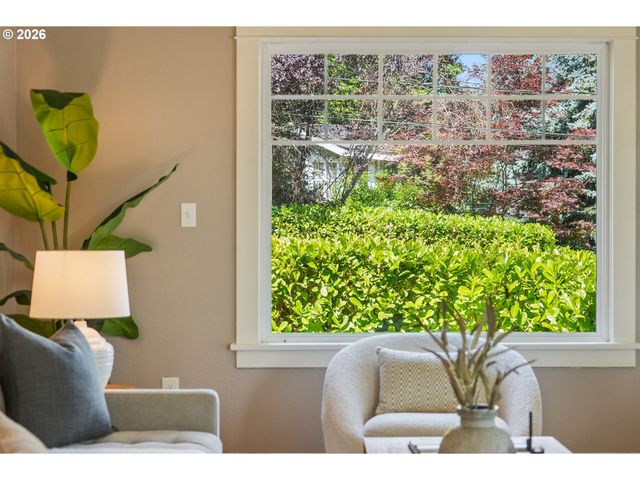 6804 Ne Davis St, Portland, OR 97213